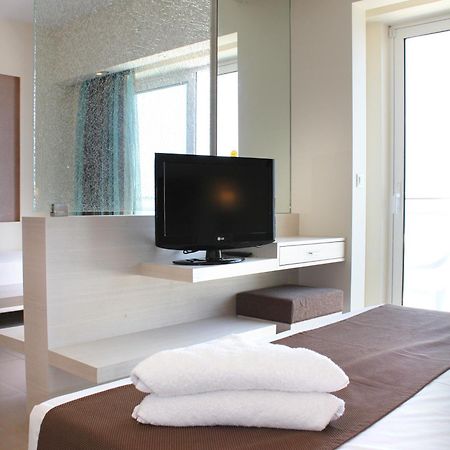 Sea Melody Beach Hotel Apartments เอียลิซอส ภายนอก รูปภาพ