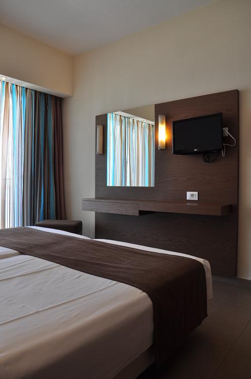 Sea Melody Beach Hotel Apartments เอียลิซอส ห้อง รูปภาพ