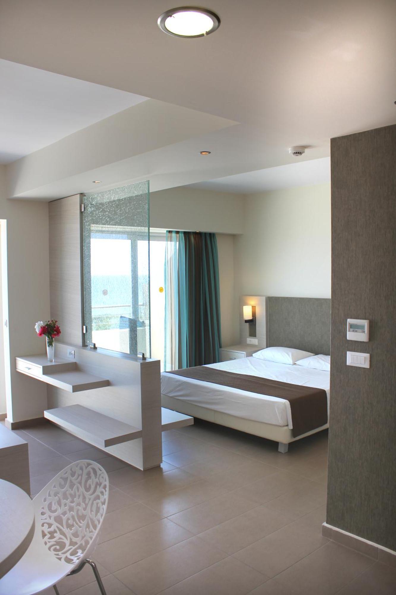 Sea Melody Beach Hotel Apartments เอียลิซอส ภายนอก รูปภาพ