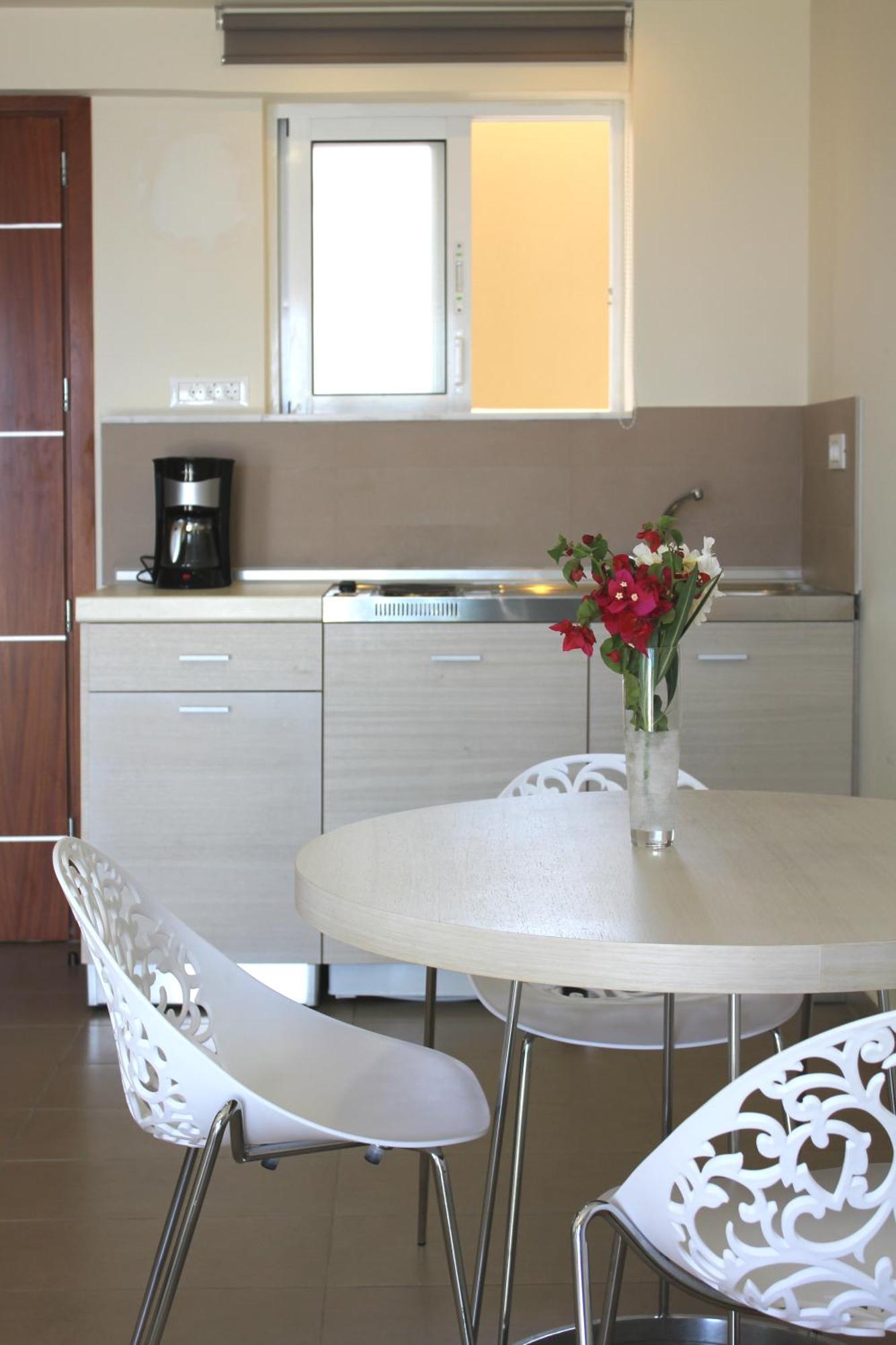 Sea Melody Beach Hotel Apartments เอียลิซอส ภายนอก รูปภาพ