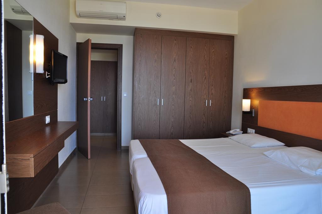 Sea Melody Beach Hotel Apartments เอียลิซอส ห้อง รูปภาพ
