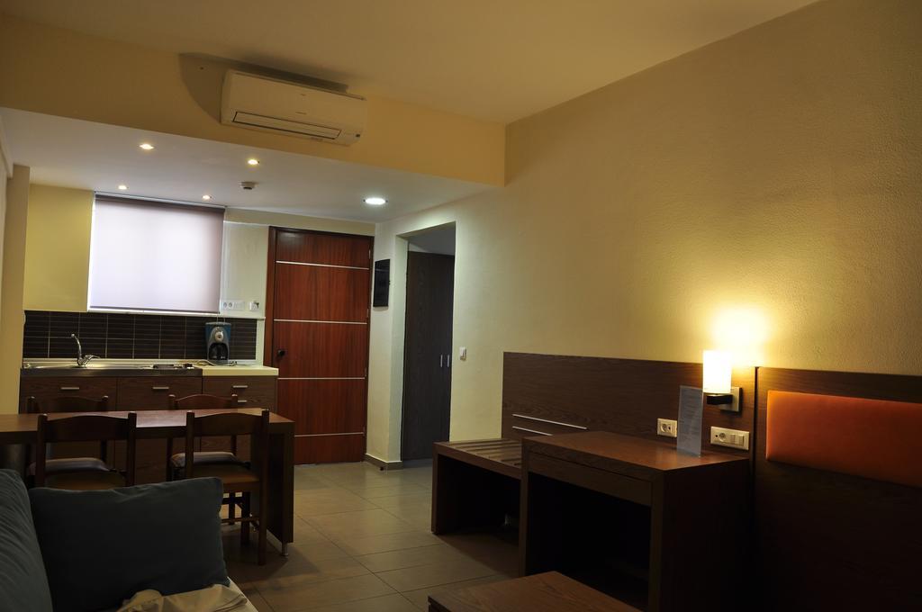 Sea Melody Beach Hotel Apartments เอียลิซอส ห้อง รูปภาพ