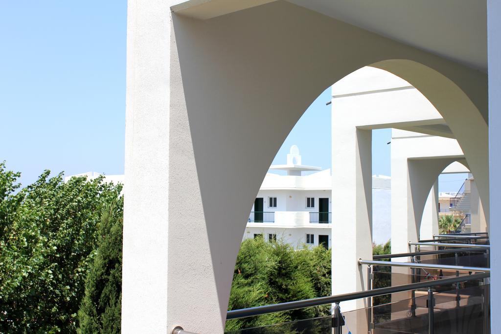 Sea Melody Beach Hotel Apartments เอียลิซอส ห้อง รูปภาพ