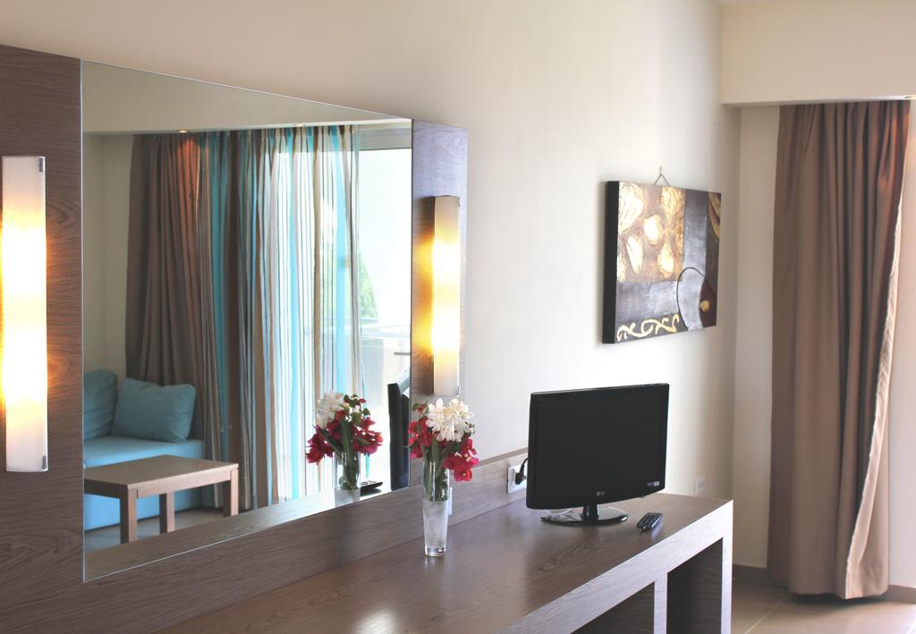 Sea Melody Beach Hotel Apartments เอียลิซอส ห้อง รูปภาพ
