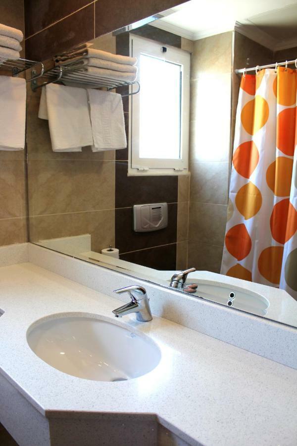 Sea Melody Beach Hotel Apartments เอียลิซอส ภายนอก รูปภาพ