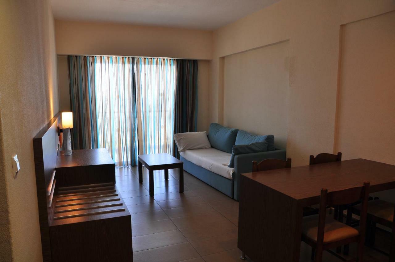 Sea Melody Beach Hotel Apartments เอียลิซอส ภายนอก รูปภาพ