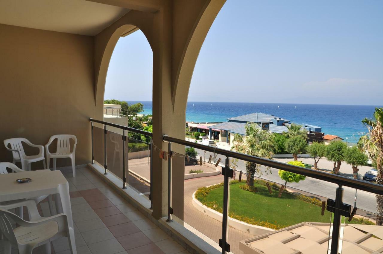 Sea Melody Beach Hotel Apartments เอียลิซอส ภายนอก รูปภาพ