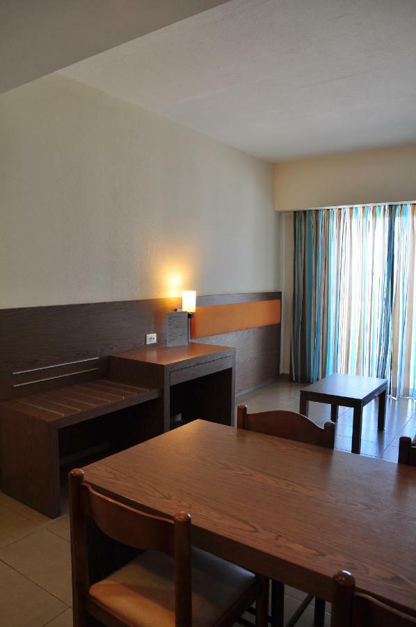 Sea Melody Beach Hotel Apartments เอียลิซอส ภายนอก รูปภาพ